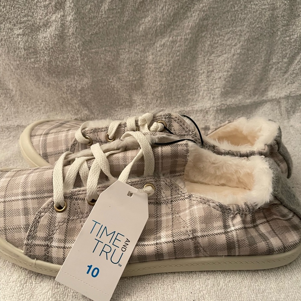 Time and tru canvas sneakers